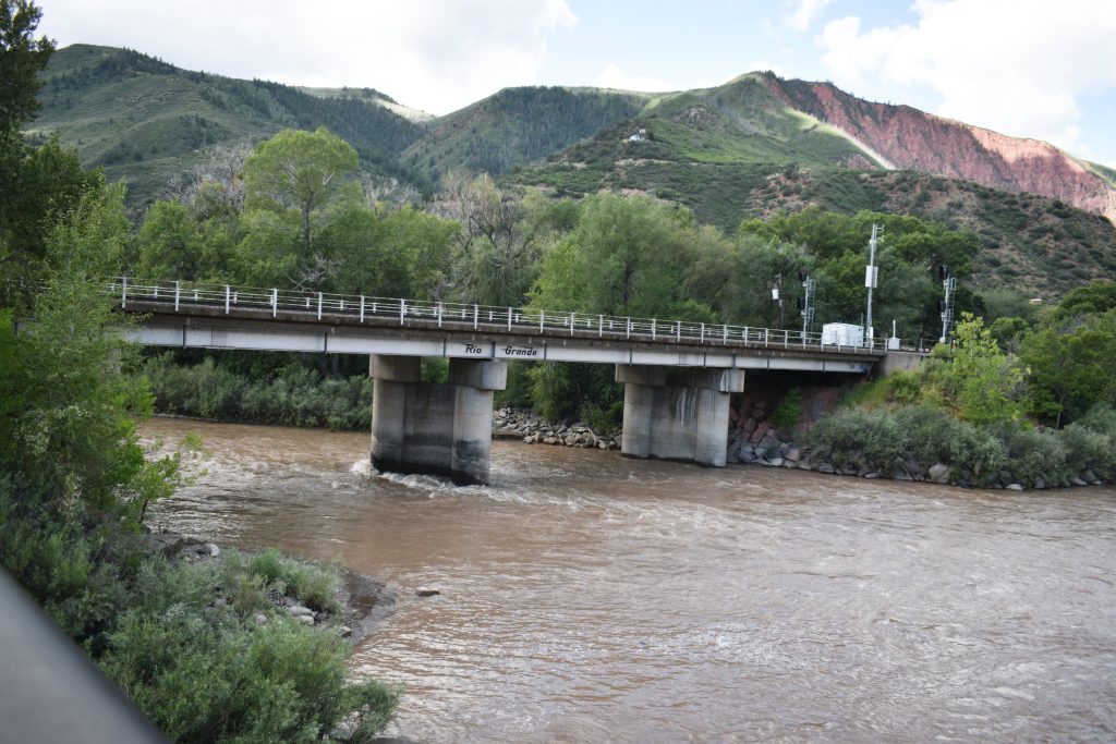 Rising turbidity turns Roaring Fork, Colorado rivers brown - Vimarsana News